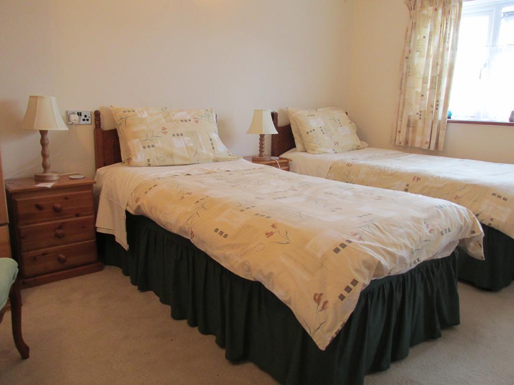 Albertine ,A Warm Welcome Awaits You ,Offering Room Only Or Bed And Breakfast ,Ideal Location For Solent Way ,High Street ,Isle Of Wight ,New Forest Lymington Quarto foto
